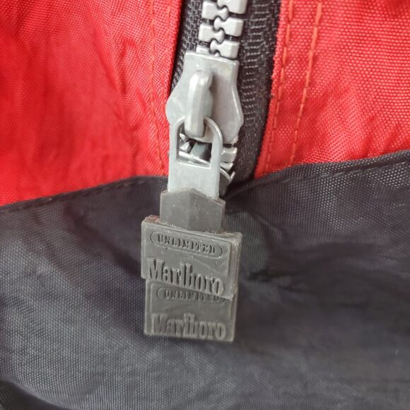 Vintage 90s Marlboro Unlimited Duffle Bag/Carry-On Turn Into Backpack Adults Red - Picture 9 of 14
